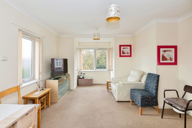 Flat 6 Chartwell House,, Barnardo Drive, Essex photo 4