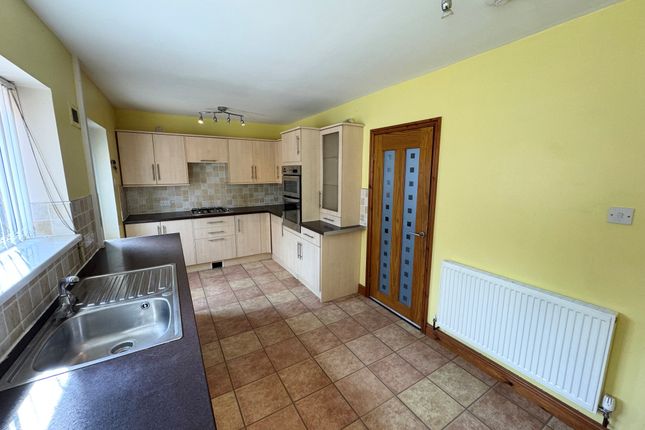 37, Taunton Road, HULL photo 3