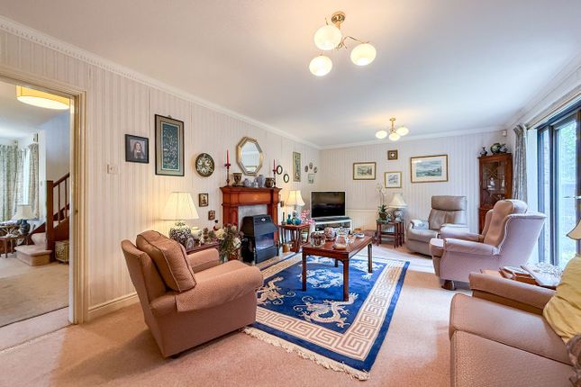 15, Birch Park, Holmfirth photo 3