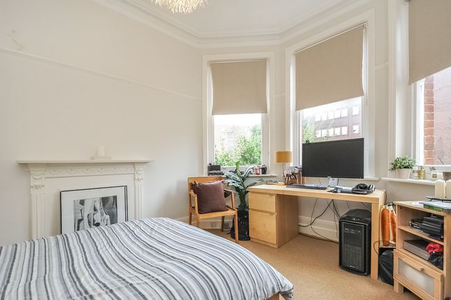 Flat for sale in Adelaide Road, Surbiton