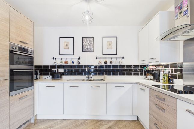Apt 7, Ramsbury Court Cheddington Crescent, Warrington photo 3