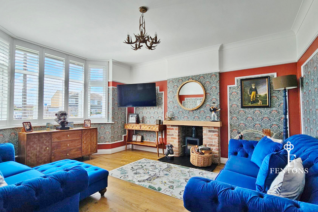 14, Elm Tree Avenue, Frinton-on-Sea photo 2
