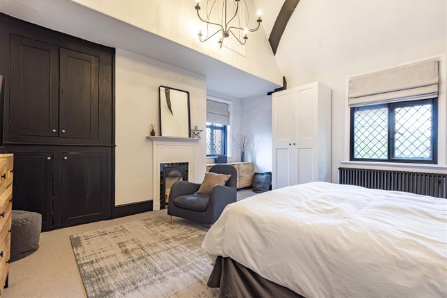 Maisonette for sale in The Old Rectory, Windsor End, Beaconsfield