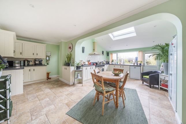 12, Hawthorn Ridge, Stroud photo 2