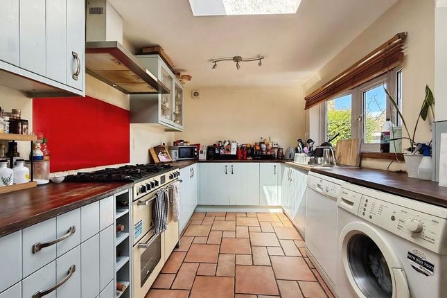 5, Hedgefield Avenue, Blaydon-On-Tyne photo 4