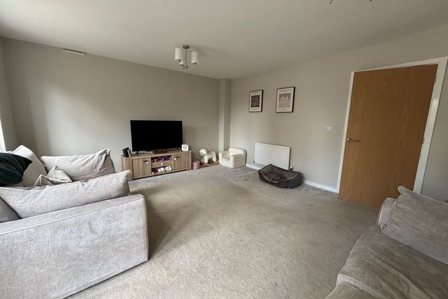 32 Osprey Drive, Stowmarket photo 2