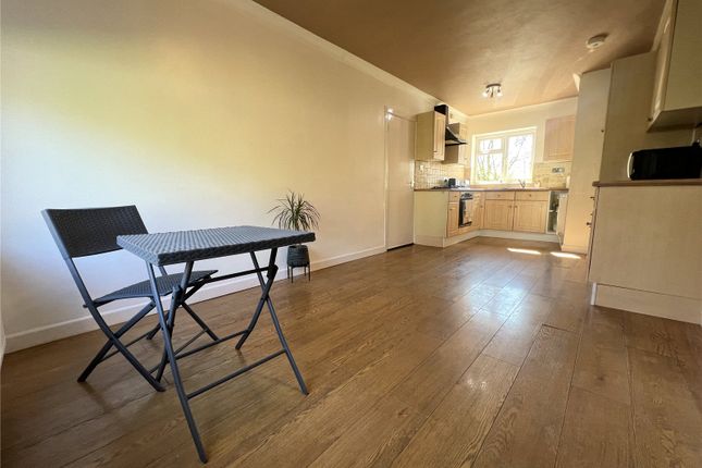 21, Flemish Close, Tenby photo 4