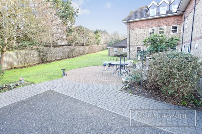 Flat 12 The Fairways, 192, High Road, Benfleet photo 3