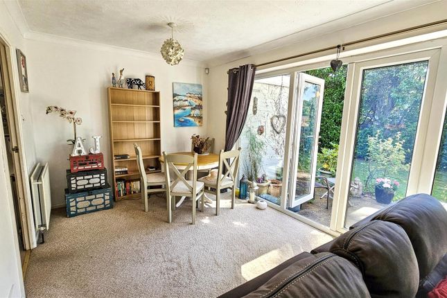 4, Silverwood Close, Leicester photo 3