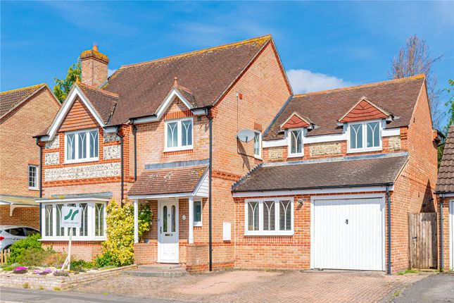 Thumbnail Detached house for sale in Foxglove Way, Thatcham, Berkshire