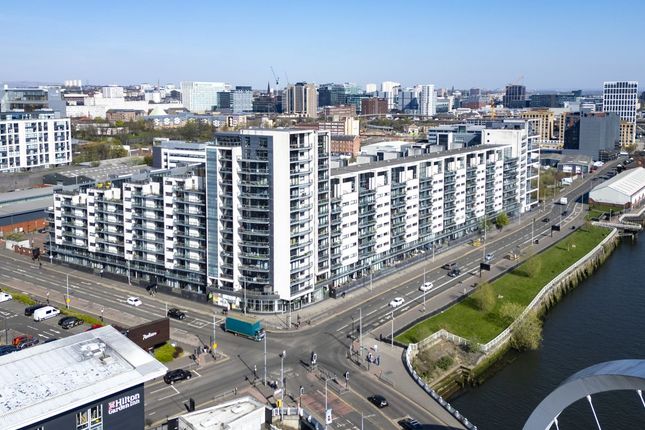2-bed flat on 98, Lancefield Quay, Flat 0/2, Finnieston, £240,000