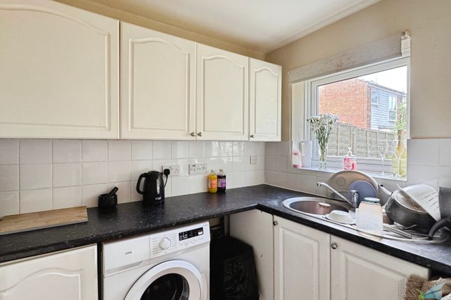 25, Hillbrow Lane, Ashford photo 2