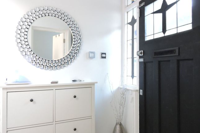 253, Waltham Way, London photo 3