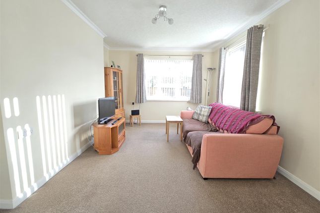 19, Ambrose Close, Sherborne photo 3