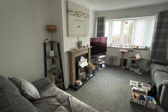 22, Turrell Drive, Lowestoft photo 2