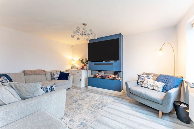 8, Tigers Road, Fleckney photo 2
