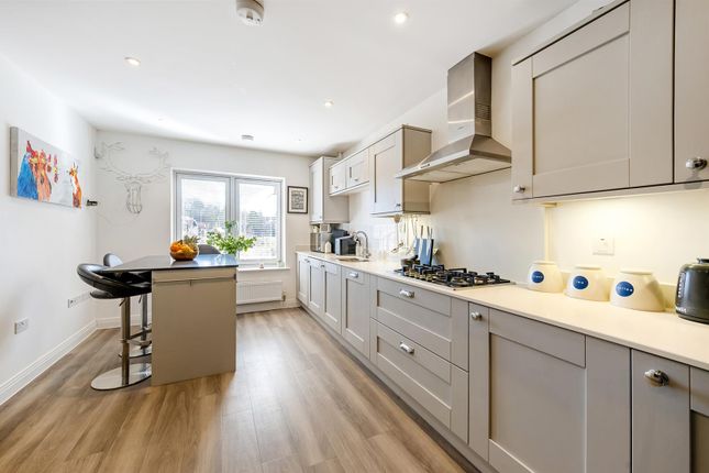 4 Shenton Gardens, Stoney Lane, Winchester photo 3