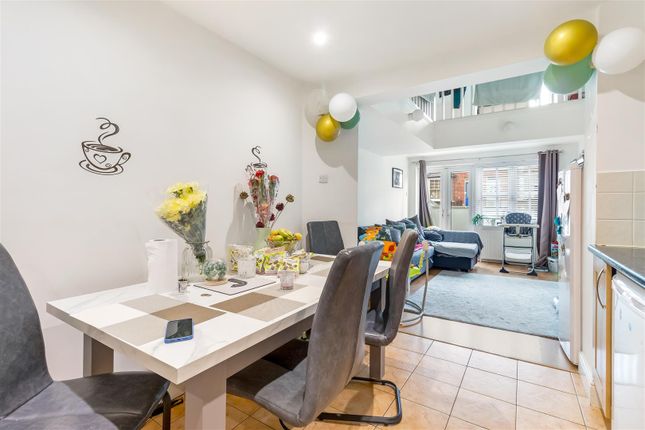 Flat for sale in Park Road, London