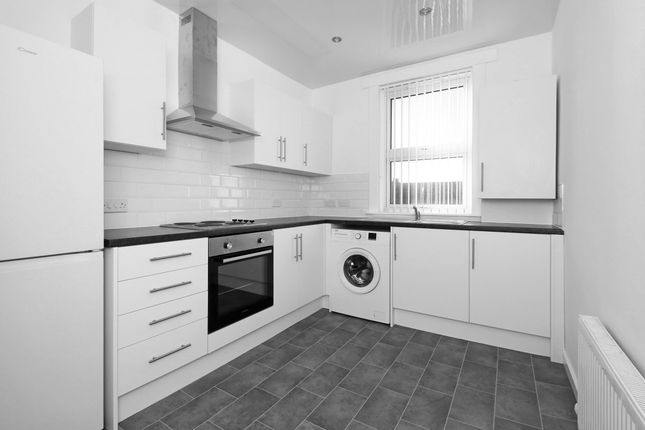 Thumbnail Flat to rent in Fleming Gardens South, Dundee