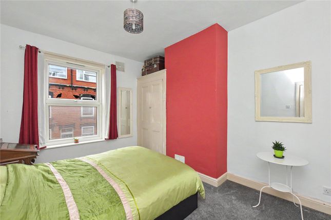 29, Kelsall Road, West Yorkshire photo 4
