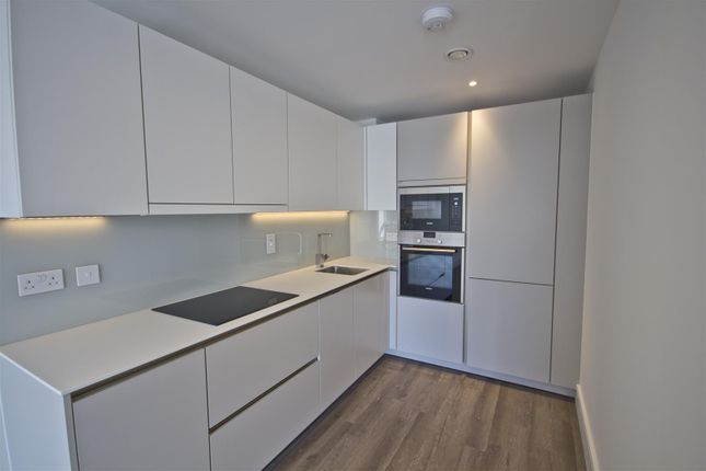 1-bed flat on 20 Streatham Hill, 5 Gaumont Place, London, £350,000