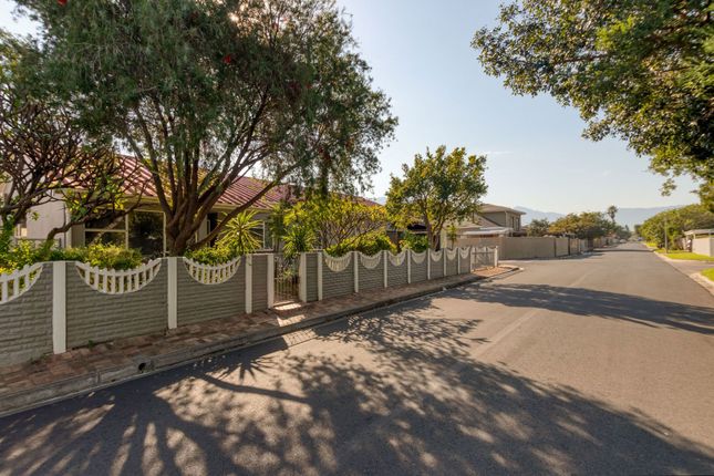 Thumbnail Detached house for sale in 192 Kleinbos Avenue, Somerset Park, Somerset West, Western Cape, South Africa