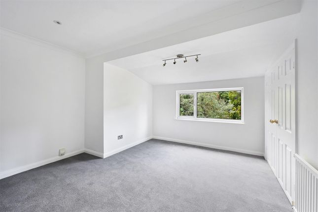 5, Manor Road, Sutton photo 4