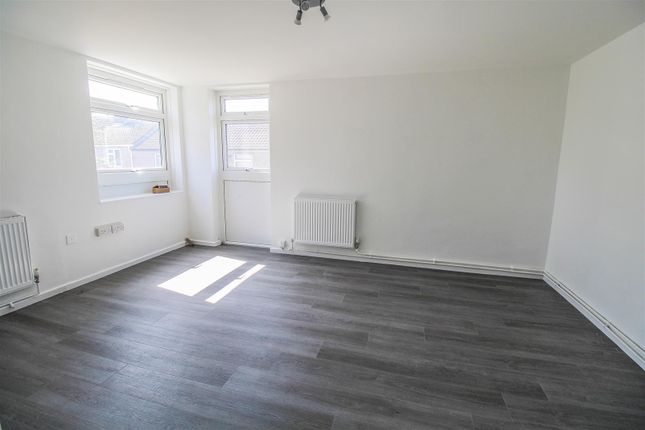 88, Bushey Croft, Harlow photo 4