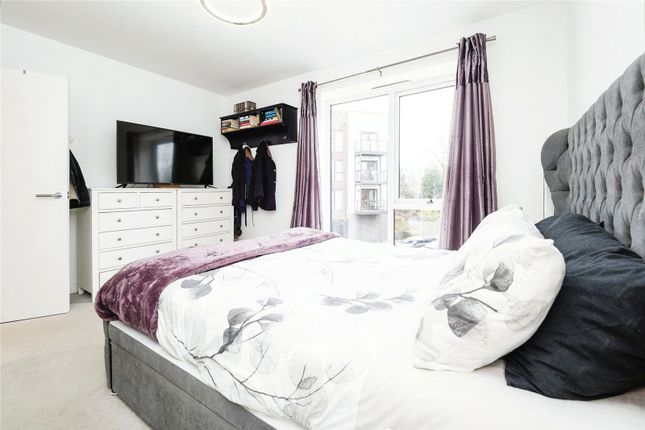 Property for sale in Jackdaw Close, Romford