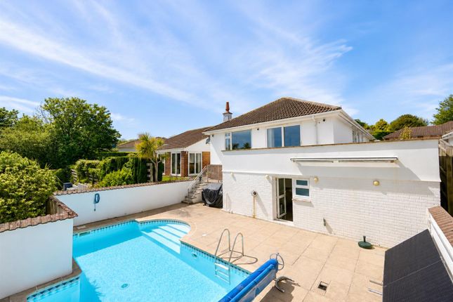 27, Huccaby Close, Brixham photo 3