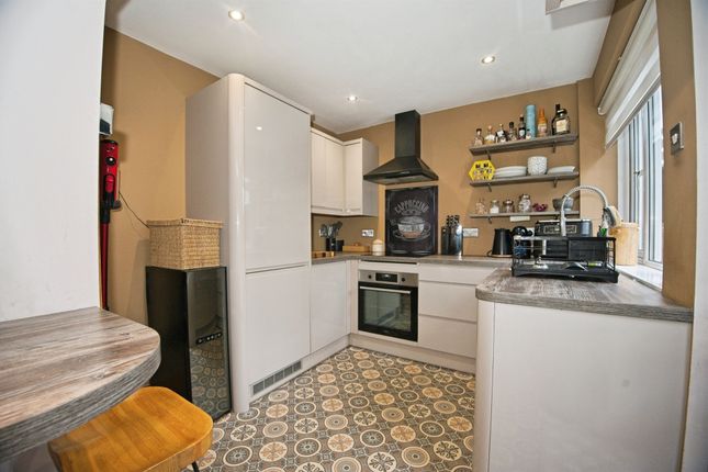 35, Cwm Cottage Road, Abertillery photo 4
