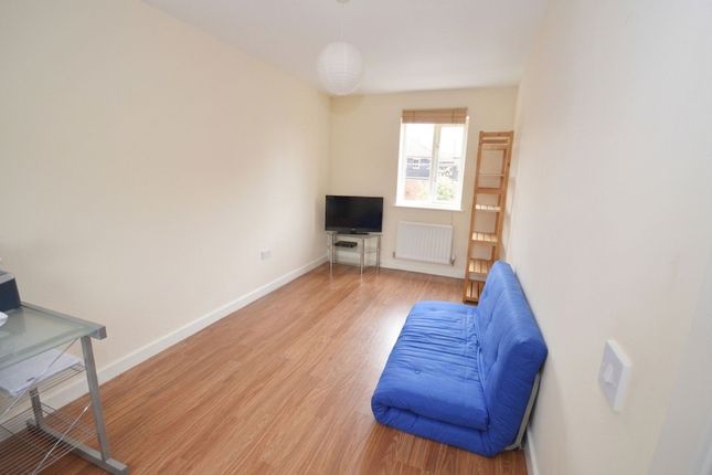Princess Mary Drive, Aylesbury photo 4