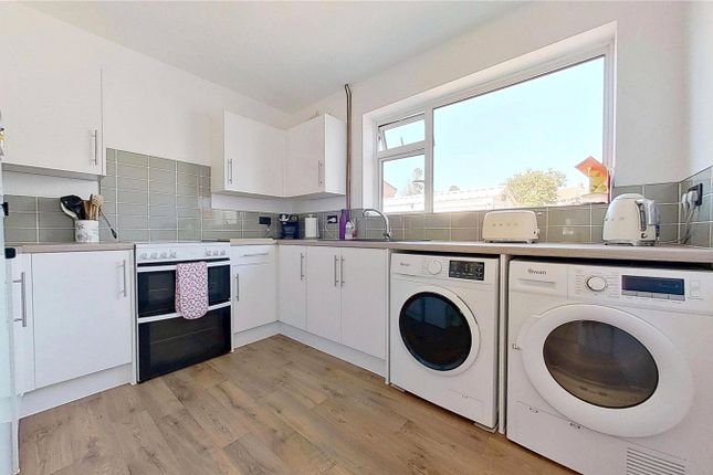 31, Holmbush Way, West Sussex photo 4