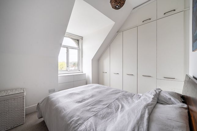 Top Floor Flat, 11, Albany Road, London photo 4