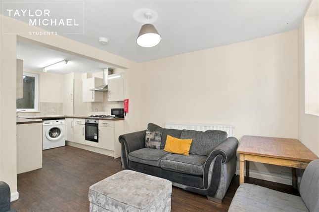 Edinburgh Road, Brighton photo 5