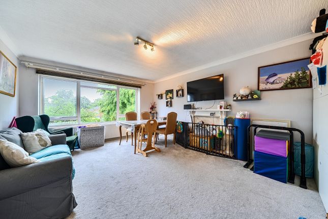 12 Elizabeth Court, Watford photo 4
