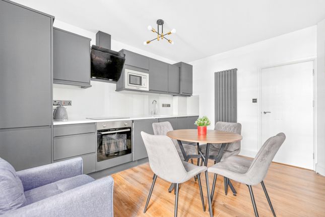 30 Faraday House, York Rise, London photo 2