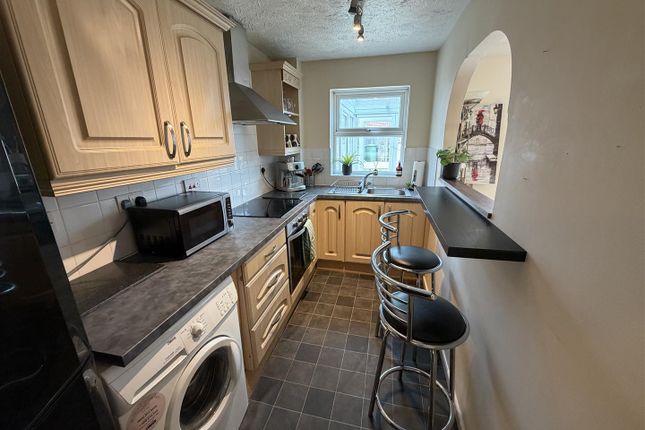 52, Paddock Close, Bristol photo 3