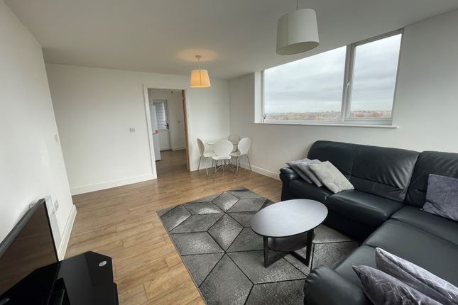 42, Liverpool photo 2