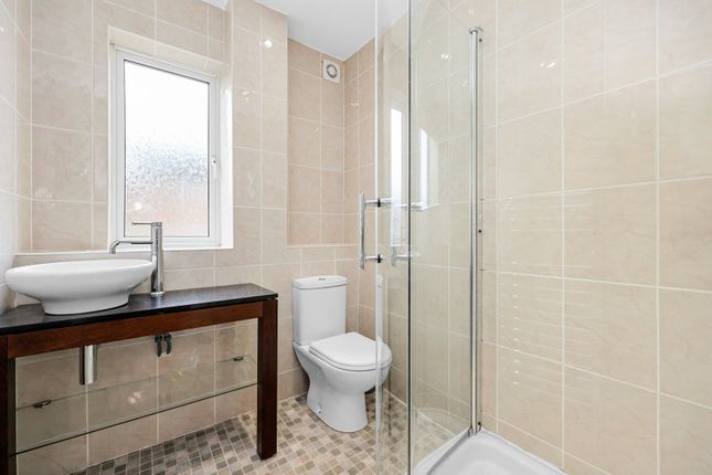 22, Marley Walk, Willesden Green photo 4