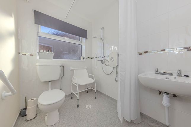 24 Turnberry Drive, Stoke-On-Trent photo 2