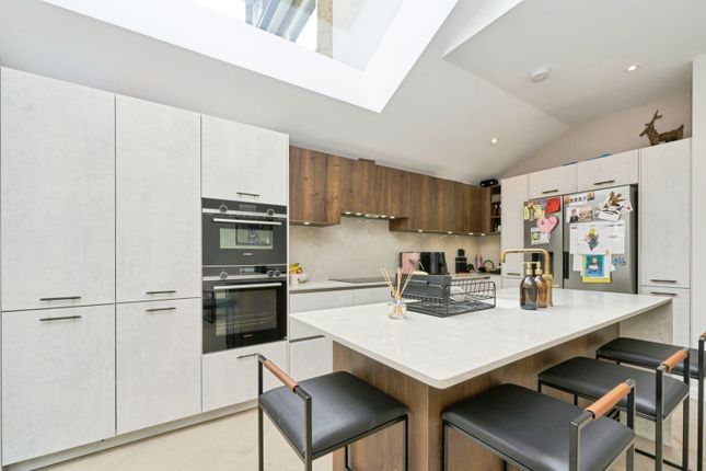 51, Cheyne Hill, Surbiton photo 4