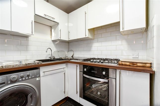 Spinney Gardens, London photo 4