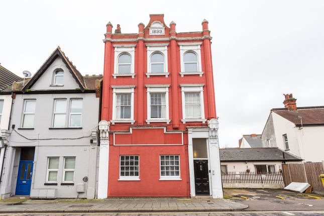 Thumbnail Flat to rent in 206 Station Road, Westcliff-On-Sea, Essex