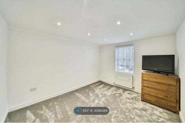 Flat, Flat  A Lower Richmond Road, Putney photo 4