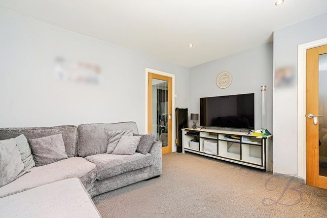 9, Troughbrook Road, Chesterfield photo 4