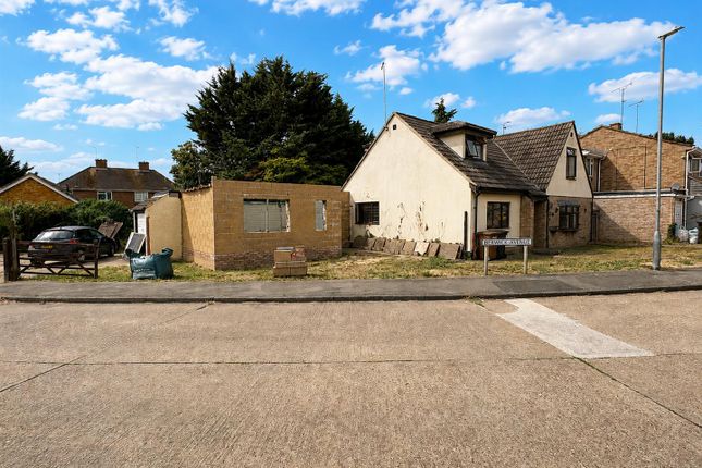 17, Berwick Avenue, Chelmsford photo 3