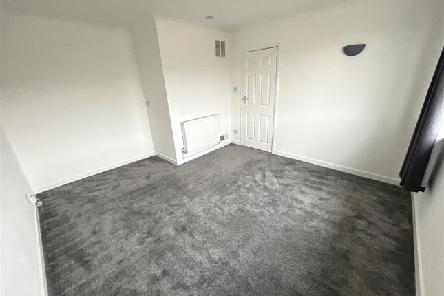 53, Flatford Drive, Clacton-On-Sea photo 2