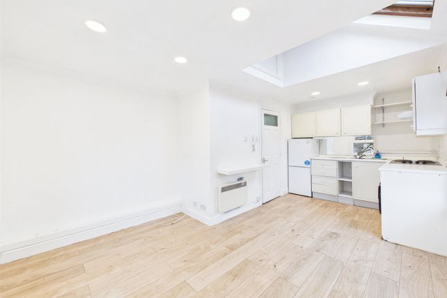 Flat 8, 156,, Sheen Road, Richmond photo 4
