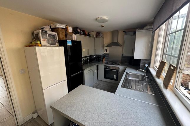 Room 1, 213 Phoenix Place, Dartford photo 3